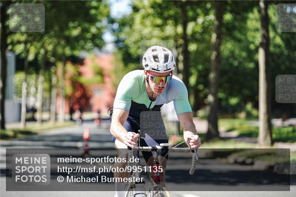 09.08.2026 - GEWOBA Citytriathlon Bremen Michael Burmester http://msf.ph/oto/9951135 09.08.2026 14:09:06 Radfahren 32, 156 meine-sportfotos.de