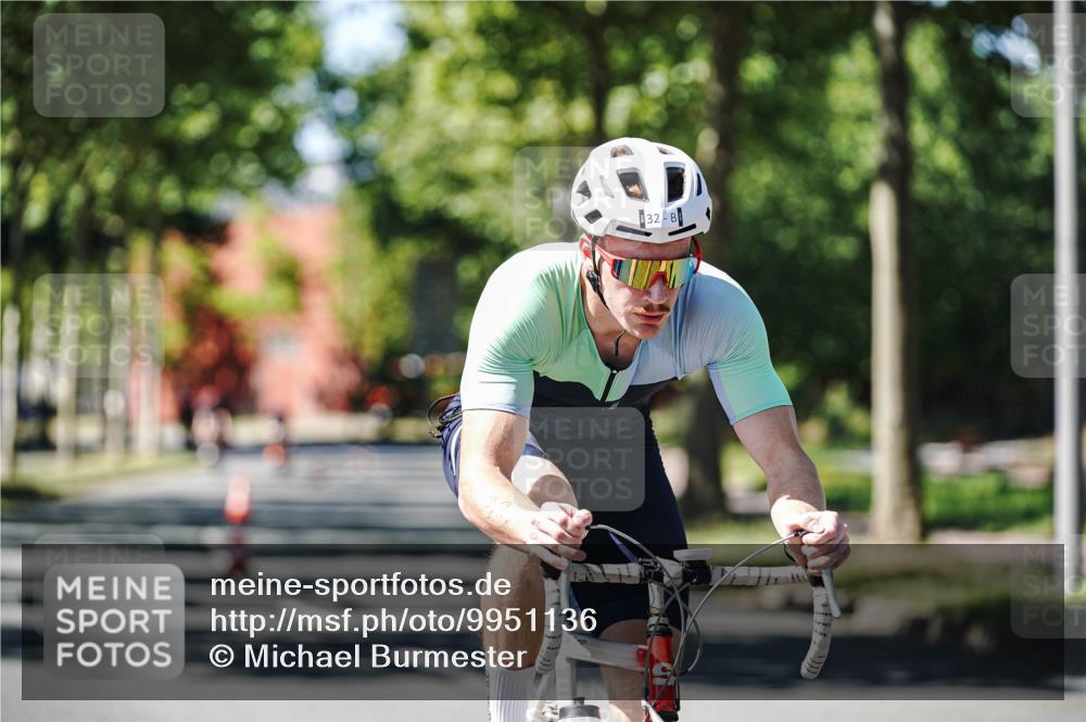 09.08.2026 - GEWOBA Citytriathlon Bremen Michael Burmester http://msf.ph/oto/9951136 09.08.2026 14:09:06 Radfahren 32, 156 meine-sportfotos.de