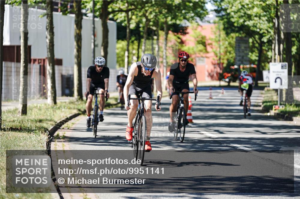 09.08.2026 - GEWOBA Citytriathlon Bremen Michael Burmester http://msf.ph/oto/9951141 09.08.2026 14:09:16 Radfahren 32, 140, 170, 181, 185, 187, 189 meine-sportfotos.de