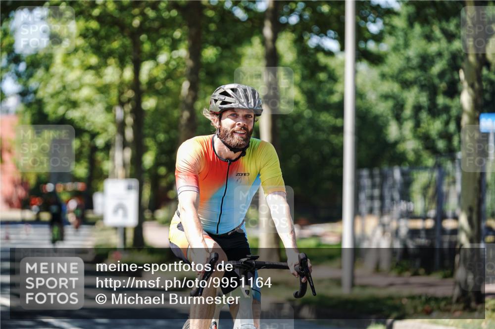 09.08.2026 - GEWOBA Citytriathlon Bremen Michael Burmester http://msf.ph/oto/9951164 09.08.2026 14:09:30 Radfahren 15, 29, 77, 78, 141, 164, 168, 170, 178, 185, 187, 189 meine-sportfotos.de