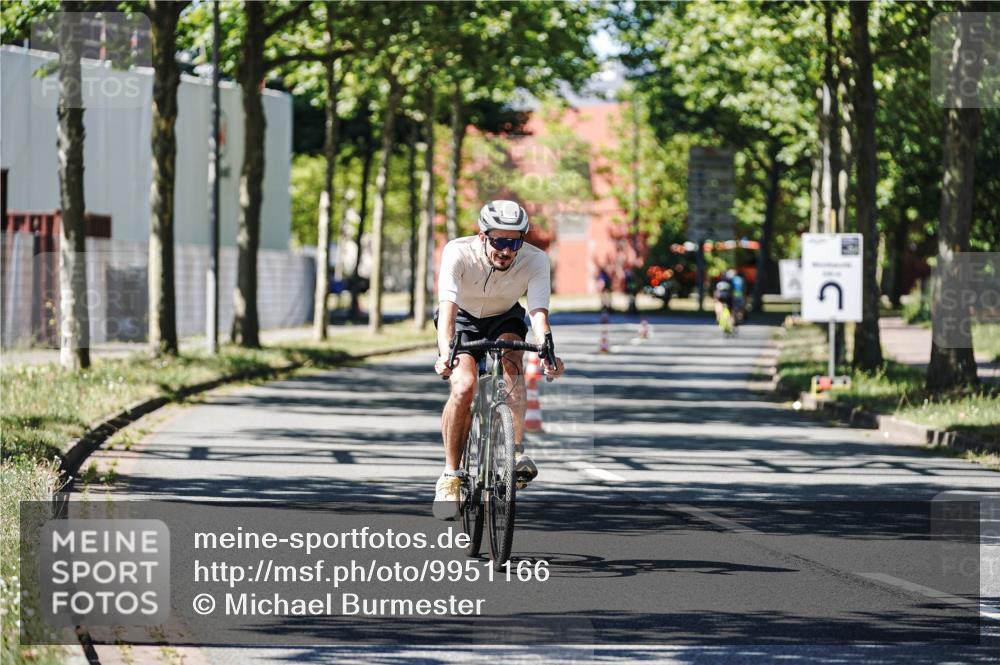 09.08.2026 - GEWOBA Citytriathlon Bremen Michael Burmester http://msf.ph/oto/9951166 09.08.2026 14:09:34 Radfahren 15, 29, 77, 78, 141, 164, 168, 178, 189 meine-sportfotos.de
