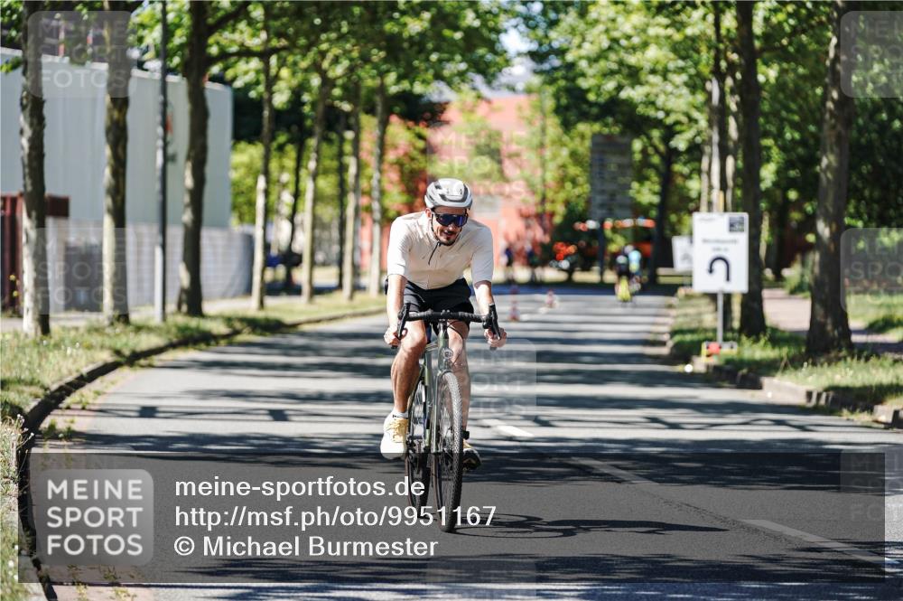 09.08.2026 - GEWOBA Citytriathlon Bremen Michael Burmester http://msf.ph/oto/9951167 09.08.2026 14:09:34 Radfahren 15, 29, 77, 78, 141, 164, 168, 178, 189 meine-sportfotos.de