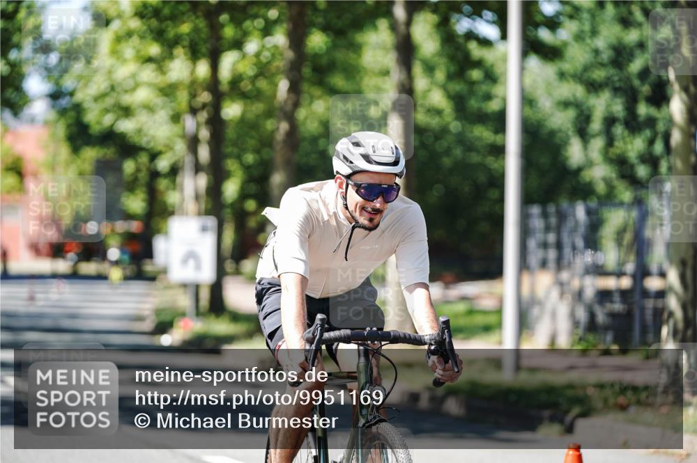 09.08.2026 - GEWOBA Citytriathlon Bremen Michael Burmester http://msf.ph/oto/9951169 09.08.2026 14:09:35 Radfahren 15, 29, 77, 78, 141, 164, 168, 178, 189 meine-sportfotos.de