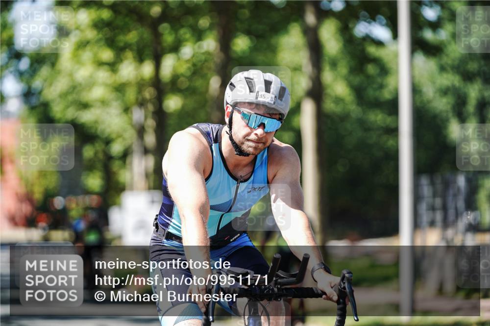 09.08.2026 - GEWOBA Citytriathlon Bremen Michael Burmester http://msf.ph/oto/9951171 09.08.2026 14:10:13 Radfahren 16, 35, 97, 154, 177 meine-sportfotos.de