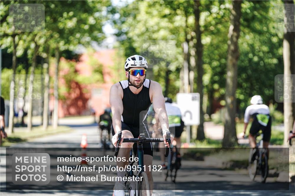 09.08.2026 - GEWOBA Citytriathlon Bremen Michael Burmester http://msf.ph/oto/9951182 09.08.2026 14:10:36 Radfahren 46, 71, 73, 81, 123, 162 meine-sportfotos.de