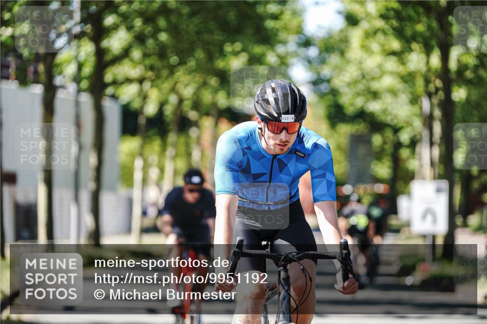 09.08.2026 - GEWOBA Citytriathlon Bremen Michael Burmester http://msf.ph/oto/9951192 09.08.2026 14:10:54 Radfahren 50, 67, 72, 137, 331 meine-sportfotos.de