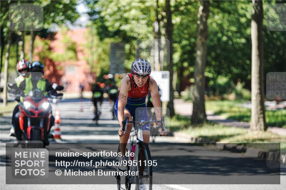 09.08.2026 - GEWOBA Citytriathlon Bremen Michael Burmester http://msf.ph/oto/9951195 09.08.2026 14:10:56 Radfahren 50, 67, 72, 137, 331 meine-sportfotos.de
