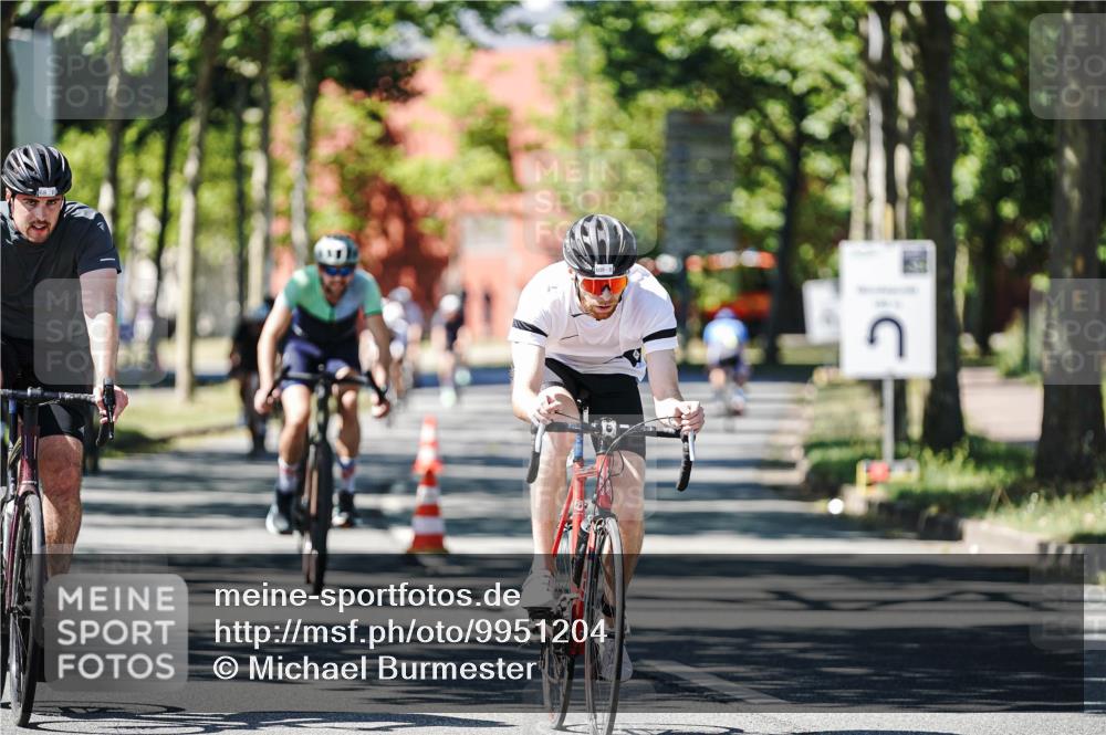 09.08.2026 - GEWOBA Citytriathlon Bremen Michael Burmester http://msf.ph/oto/9951204 09.08.2026 14:11:13 Radfahren 11, 13, 26, 33, 41, 67, 68, 79, 84, 85, 109, 113, 129, 139, 144, 150 meine-sportfotos.de