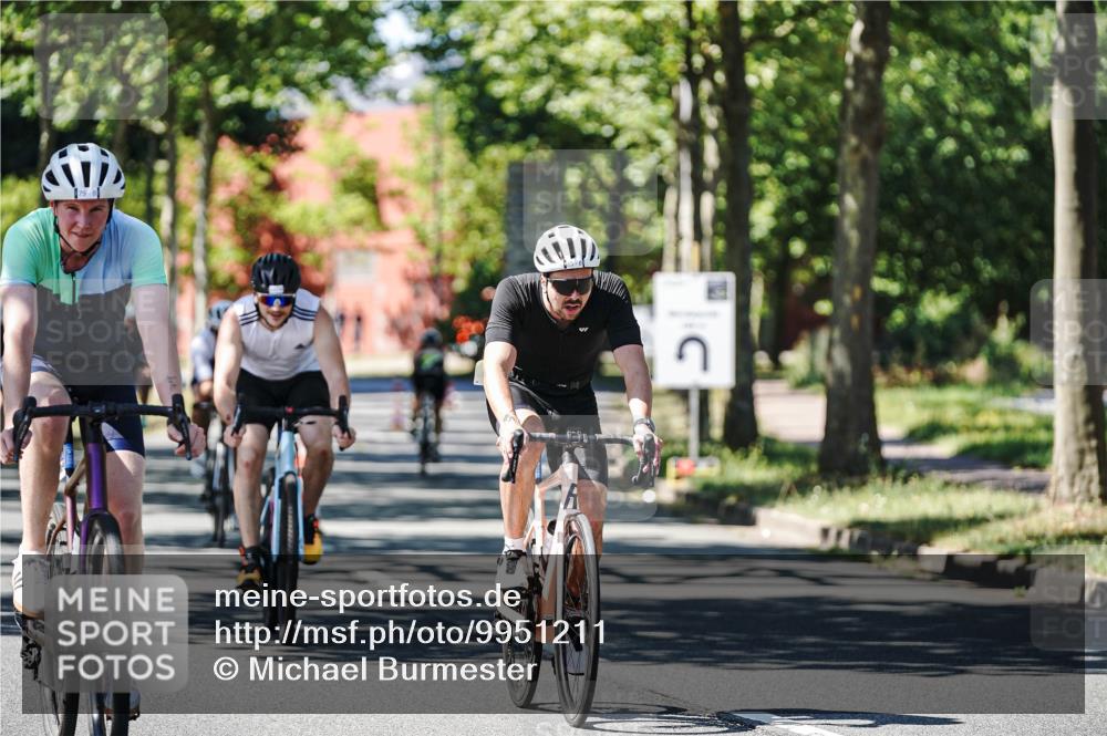 09.08.2026 - GEWOBA Citytriathlon Bremen Michael Burmester http://msf.ph/oto/9951211 09.08.2026 14:11:18 Radfahren 11, 13, 26, 33, 41, 68, 76, 79, 84, 85, 109, 113, 117, 129, 139, 143, 144, 150, 155 meine-sportfotos.de