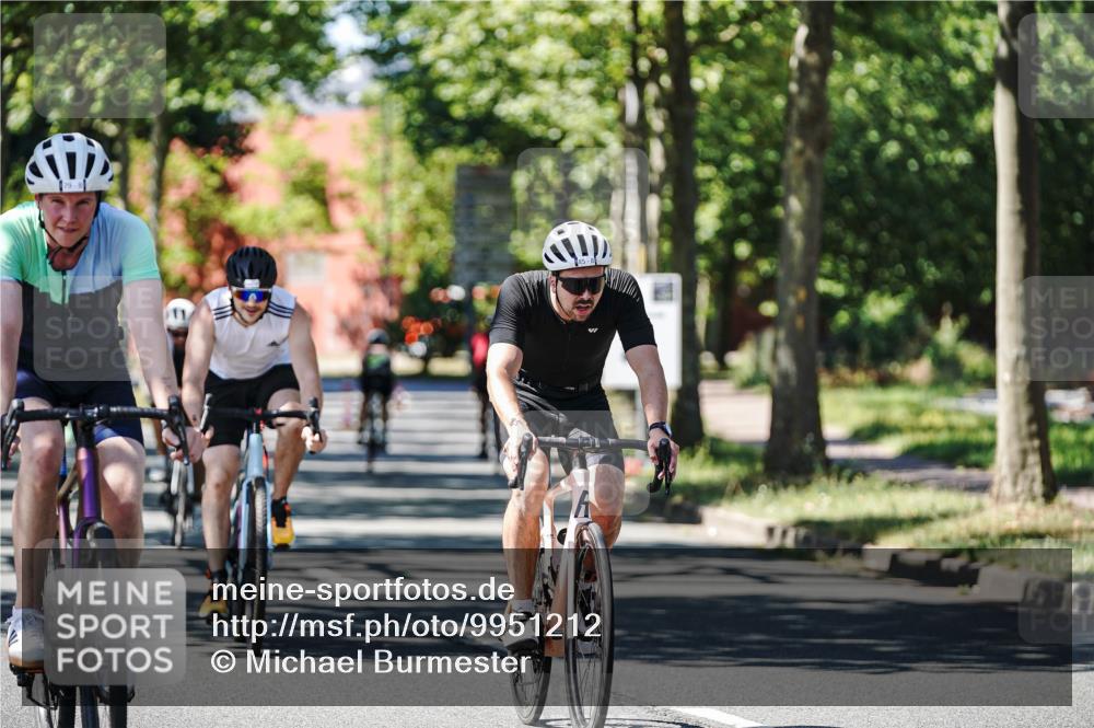 09.08.2026 - GEWOBA Citytriathlon Bremen Michael Burmester http://msf.ph/oto/9951212 09.08.2026 14:11:18 Radfahren 11, 13, 26, 33, 41, 68, 76, 79, 84, 85, 109, 113, 117, 129, 139, 143, 144, 150, 155 meine-sportfotos.de