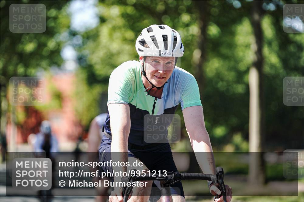 09.08.2026 - GEWOBA Citytriathlon Bremen Michael Burmester http://msf.ph/oto/9951213 09.08.2026 14:11:18 Radfahren 11, 13, 26, 33, 41, 68, 76, 79, 84, 85, 109, 113, 117, 129, 139, 143, 144, 150, 155 meine-sportfotos.de