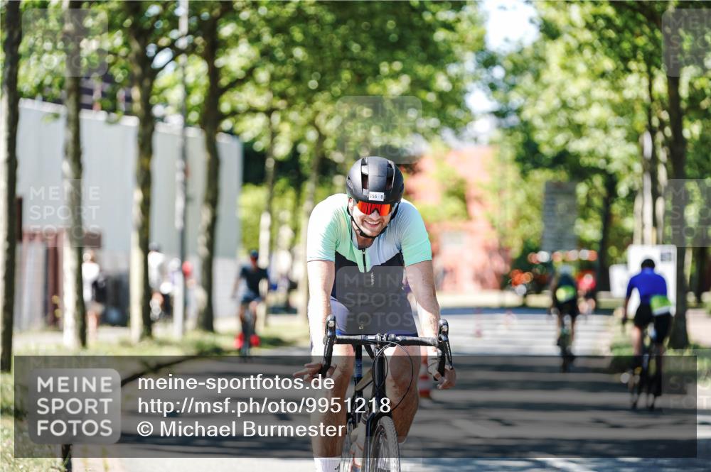 09.08.2026 - GEWOBA Citytriathlon Bremen Michael Burmester http://msf.ph/oto/9951218 09.08.2026 14:11:24 Radfahren 11, 13, 26, 68, 76, 79, 84, 85, 92, 109, 117, 128, 129, 139, 143, 144, 150, 155 meine-sportfotos.de