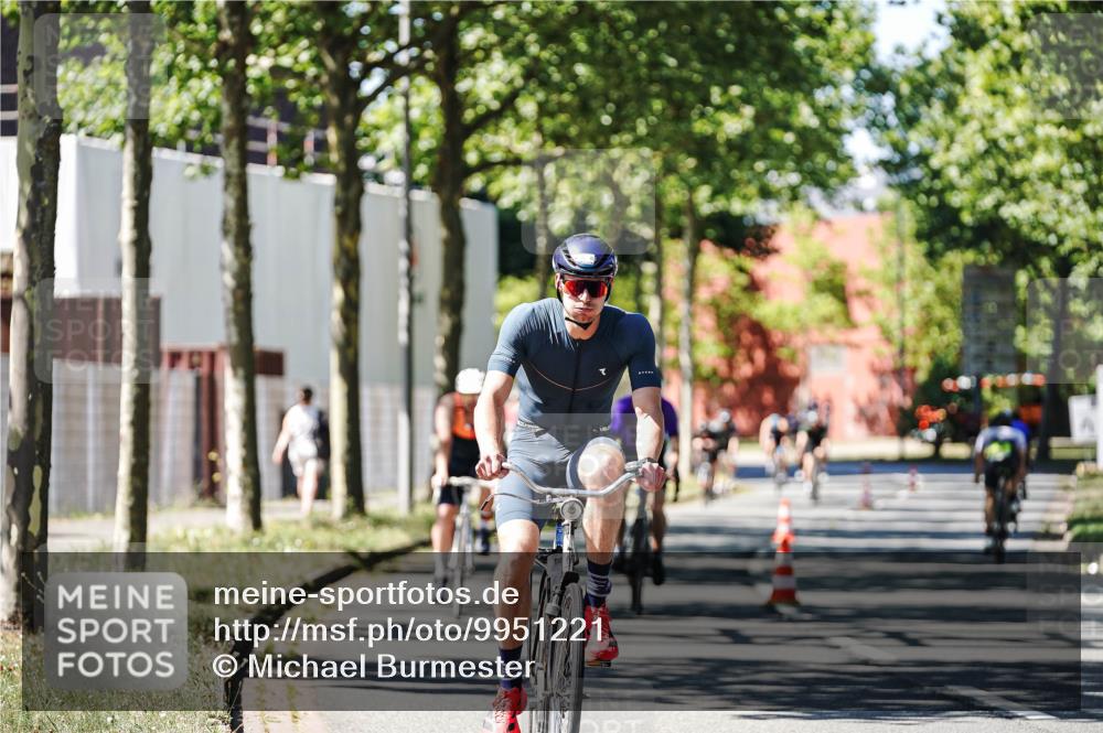 09.08.2026 - GEWOBA Citytriathlon Bremen Michael Burmester http://msf.ph/oto/9951221 09.08.2026 14:11:28 Radfahren 11, 13, 26, 68, 76, 79, 84, 85, 92, 109, 114, 117, 128, 129, 139, 143, 144, 150, 155 meine-sportfotos.de