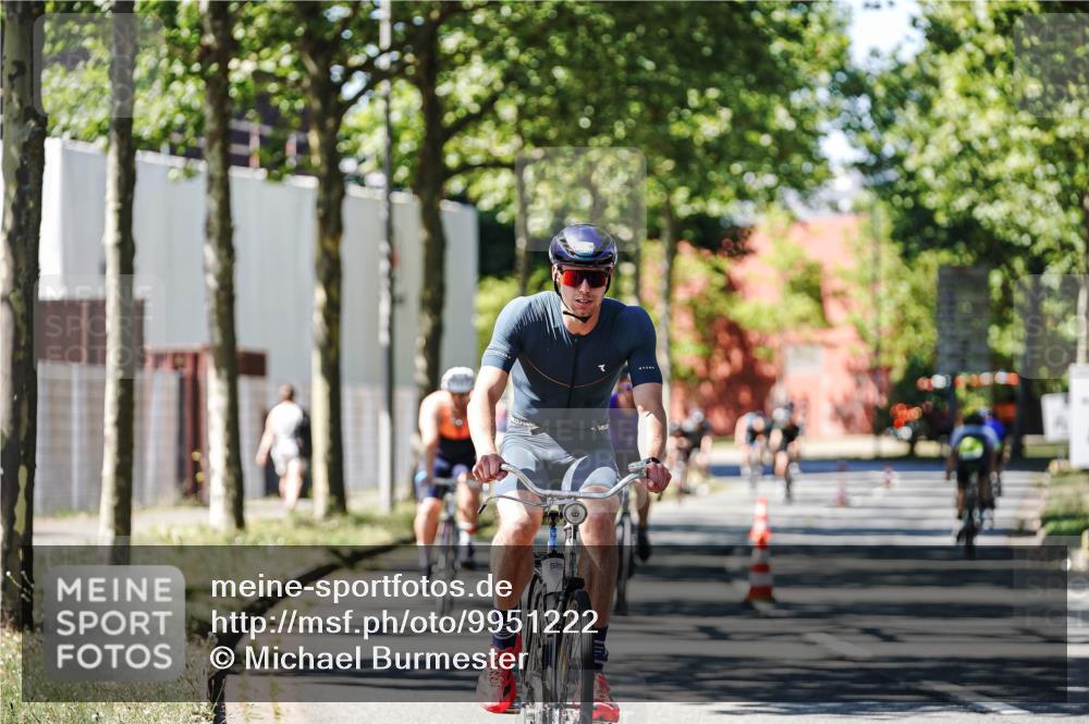 09.08.2026 - GEWOBA Citytriathlon Bremen Michael Burmester http://msf.ph/oto/9951222 09.08.2026 14:11:29 Radfahren 11, 13, 26, 76, 79, 84, 85, 92, 114, 117, 128, 129, 143, 150, 155 meine-sportfotos.de