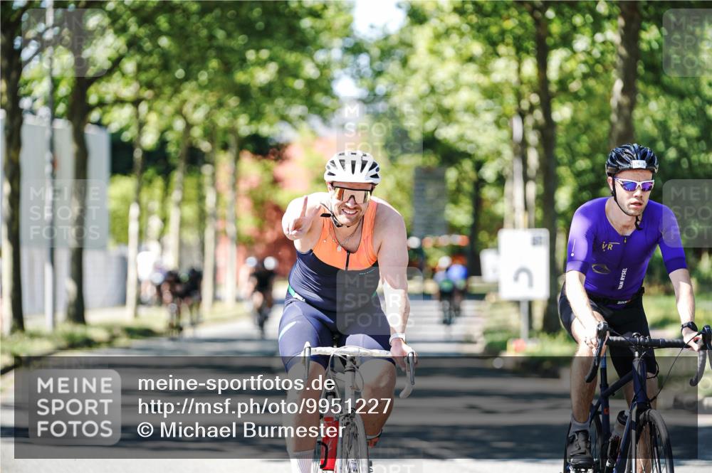 09.08.2026 - GEWOBA Citytriathlon Bremen Michael Burmester http://msf.ph/oto/9951227 09.08.2026 14:11:31 Radfahren 13, 26, 76, 84, 85, 92, 111, 114, 117, 118, 124, 125, 128, 129, 143, 155 meine-sportfotos.de