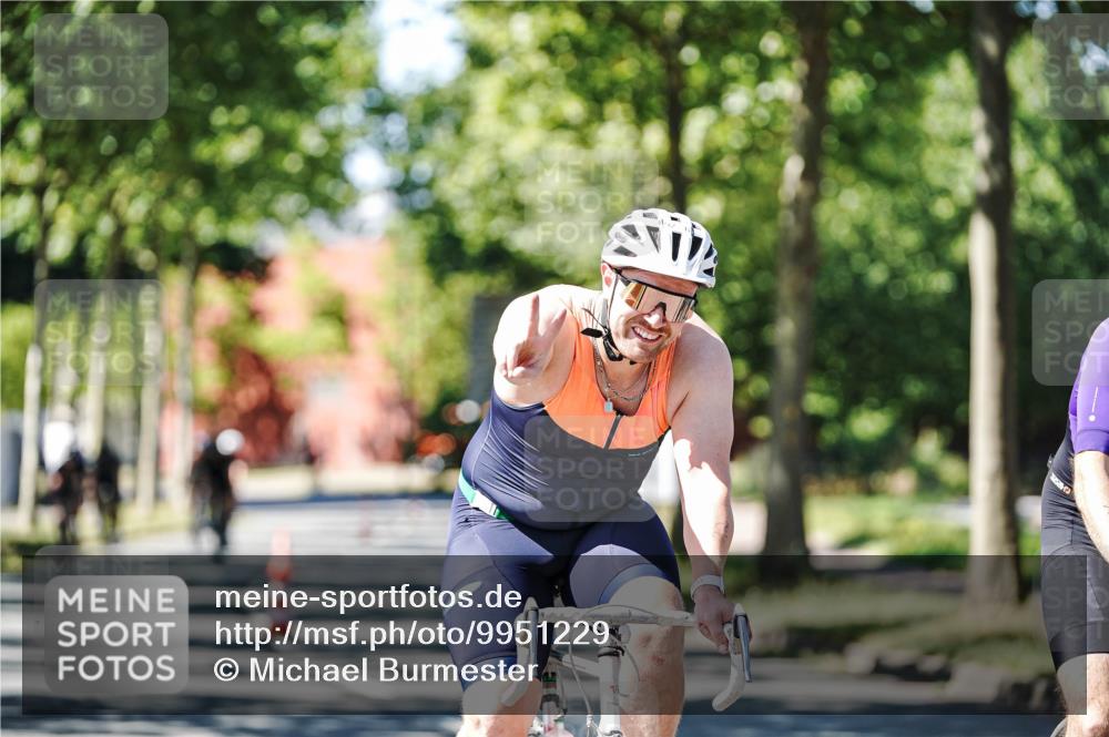 09.08.2026 - GEWOBA Citytriathlon Bremen Michael Burmester http://msf.ph/oto/9951229 09.08.2026 14:11:31 Radfahren 13, 26, 76, 84, 85, 92, 111, 114, 117, 118, 124, 125, 128, 129, 143, 155 meine-sportfotos.de