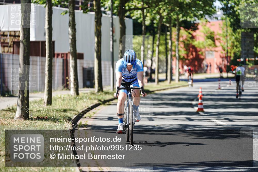 09.08.2026 - GEWOBA Citytriathlon Bremen Michael Burmester http://msf.ph/oto/9951235 09.08.2026 14:11:55 Radfahren 44, 151, 350 meine-sportfotos.de