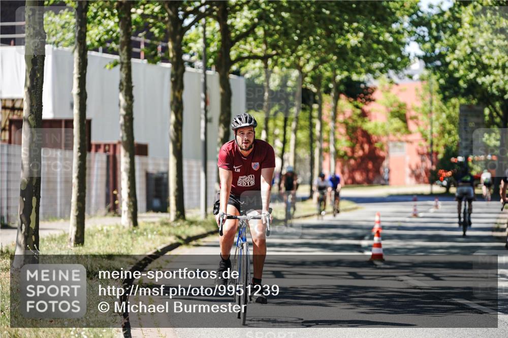 09.08.2026 - GEWOBA Citytriathlon Bremen Michael Burmester http://msf.ph/oto/9951239 09.08.2026 14:12:03 Radfahren 44, 60, 70, 151, 350 meine-sportfotos.de