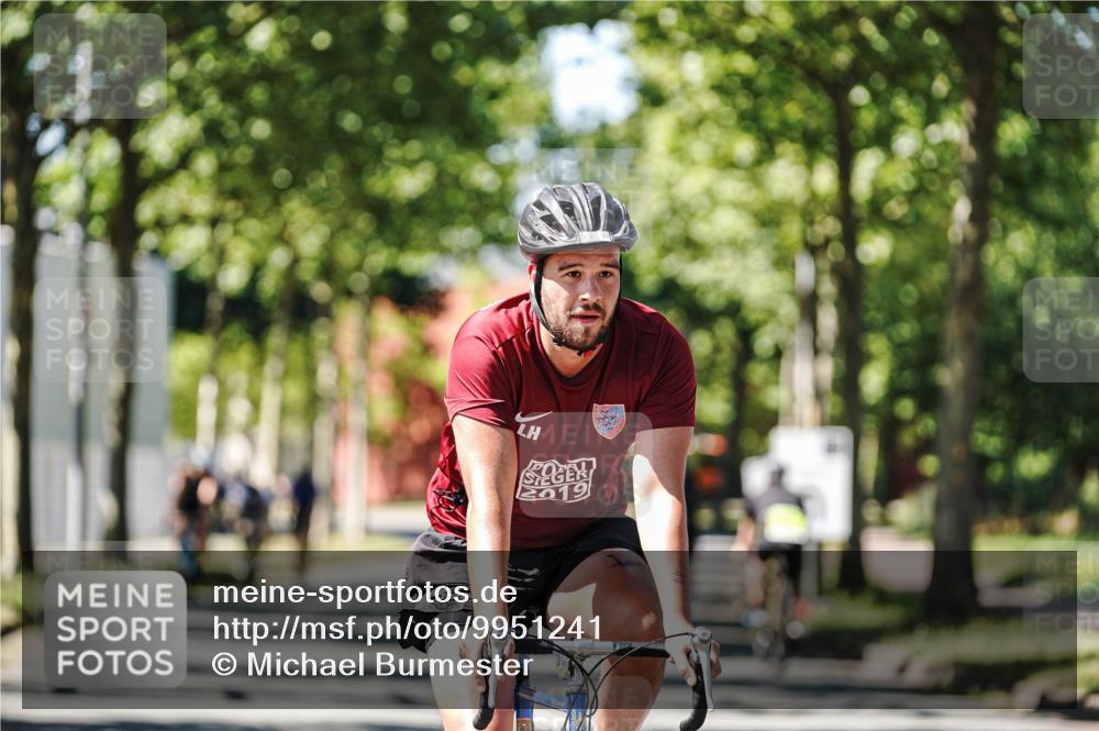 09.08.2026 - GEWOBA Citytriathlon Bremen Michael Burmester http://msf.ph/oto/9951241 09.08.2026 14:12:04 Radfahren 44, 60, 70, 151, 350 meine-sportfotos.de
