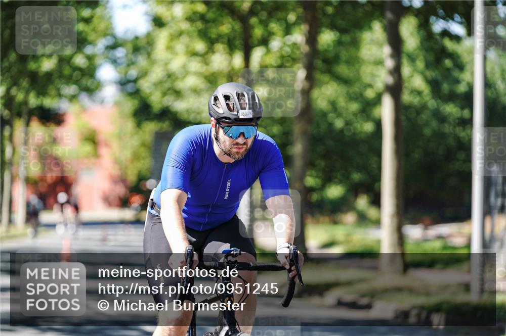 09.08.2026 - GEWOBA Citytriathlon Bremen Michael Burmester http://msf.ph/oto/9951245 09.08.2026 14:12:11 Radfahren 44, 60, 70, 169, 270 meine-sportfotos.de