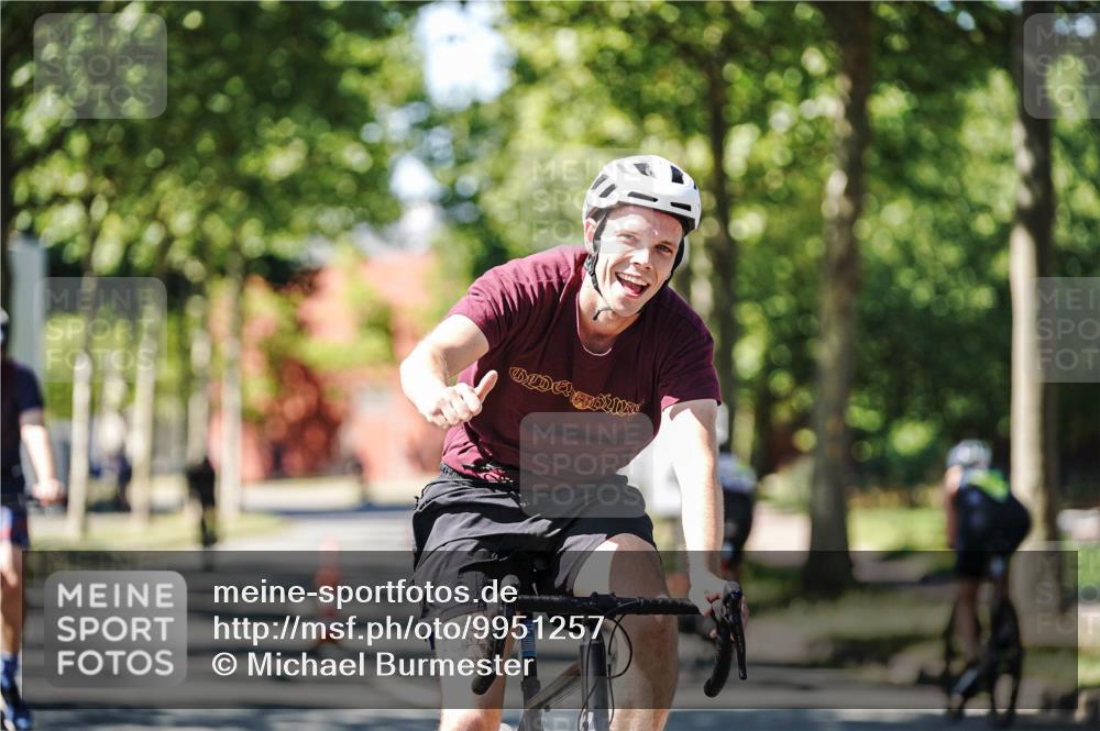 09.08.2026 - GEWOBA Citytriathlon Bremen Michael Burmester http://msf.ph/oto/9951257 09.08.2026 14:12:25 Radfahren 5, 27, 45, 91, 99, 105, 135, 169, 270 meine-sportfotos.de