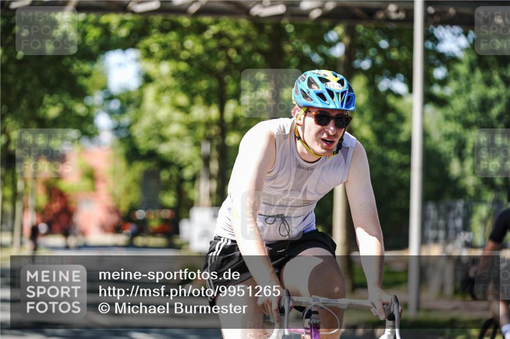09.08.2026 - GEWOBA Citytriathlon Bremen Michael Burmester http://msf.ph/oto/9951265 09.08.2026 14:12:40 Radfahren 22, 45, 134, 159 meine-sportfotos.de
