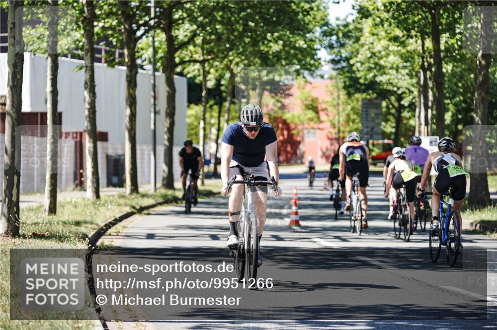 09.08.2026 - GEWOBA Citytriathlon Bremen Michael Burmester http://msf.ph/oto/9951266 09.08.2026 14:12:43 Radfahren 22, 134, 148, 159, 294 meine-sportfotos.de