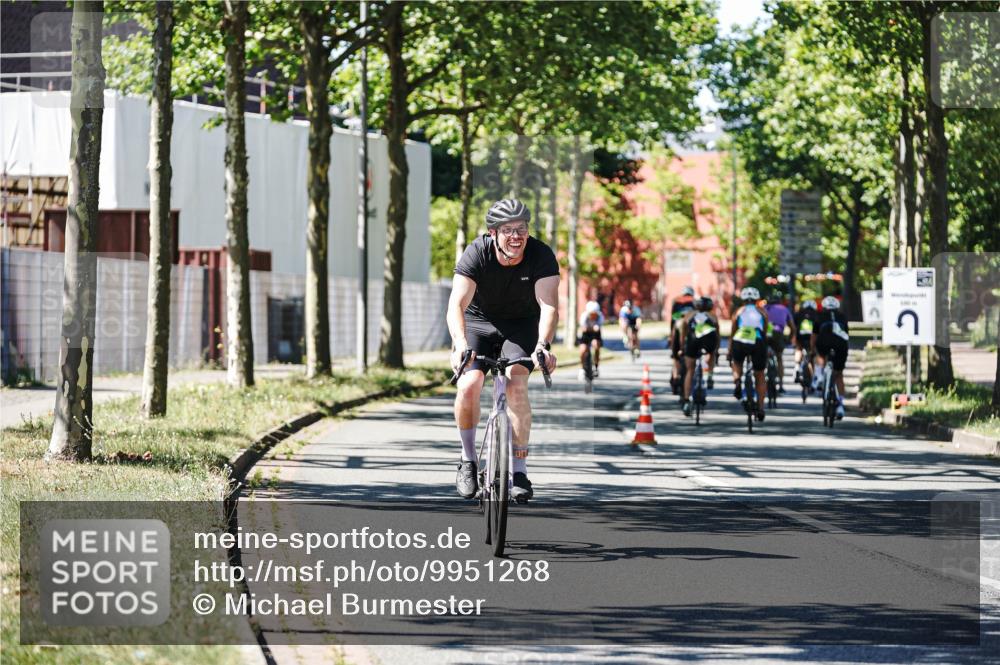 09.08.2026 - GEWOBA Citytriathlon Bremen Michael Burmester http://msf.ph/oto/9951268 09.08.2026 14:12:45 Radfahren 22, 134, 148, 159, 294 meine-sportfotos.de