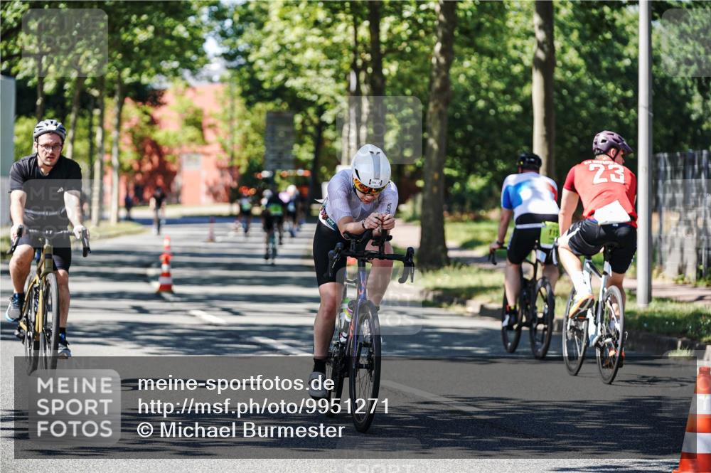 09.08.2026 - GEWOBA Citytriathlon Bremen Michael Burmester http://msf.ph/oto/9951271 09.08.2026 14:12:50 Radfahren 21, 22, 24, 83, 134, 148, 159, 294 meine-sportfotos.de