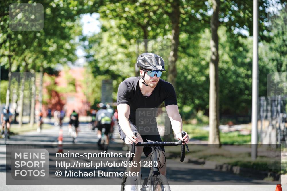 09.08.2026 - GEWOBA Citytriathlon Bremen Michael Burmester http://msf.ph/oto/9951280 09.08.2026 14:12:59 Radfahren 2, 21, 24, 38, 83, 134, 148, 159, 294 meine-sportfotos.de