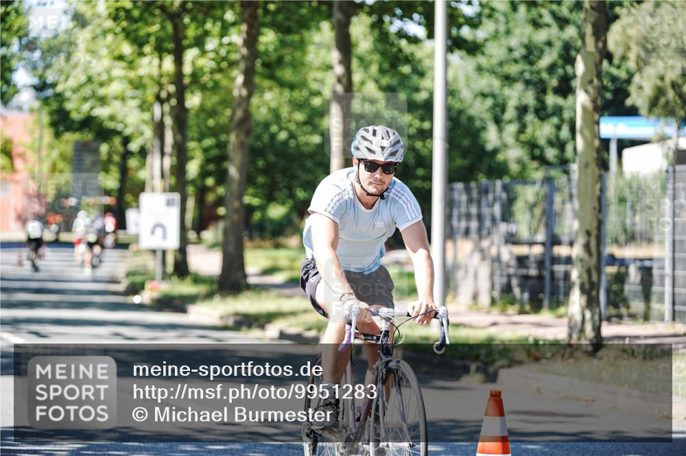 09.08.2026 - GEWOBA Citytriathlon Bremen Michael Burmester http://msf.ph/oto/9951283 09.08.2026 14:13:03 Radfahren 2, 21, 24, 38, 54, 82, 83, 279, 304 meine-sportfotos.de