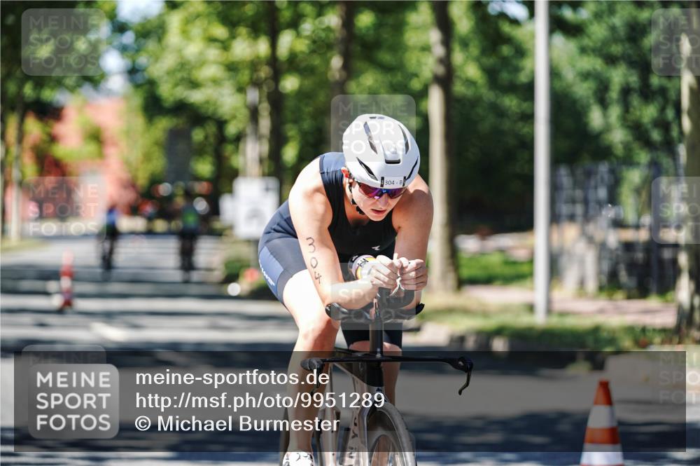 09.08.2026 - GEWOBA Citytriathlon Bremen Michael Burmester http://msf.ph/oto/9951289 09.08.2026 14:13:09 Radfahren 2, 21, 38, 54, 82, 83, 279, 304 meine-sportfotos.de