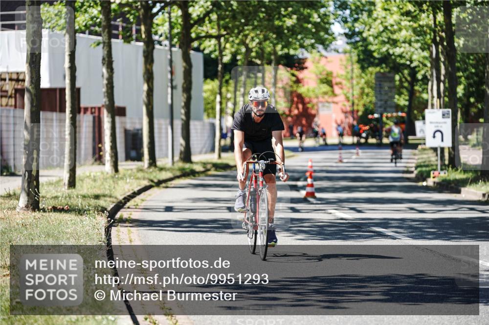 09.08.2026 - GEWOBA Citytriathlon Bremen Michael Burmester http://msf.ph/oto/9951293 09.08.2026 14:13:12 Radfahren 2, 38, 54, 82, 279, 304 meine-sportfotos.de