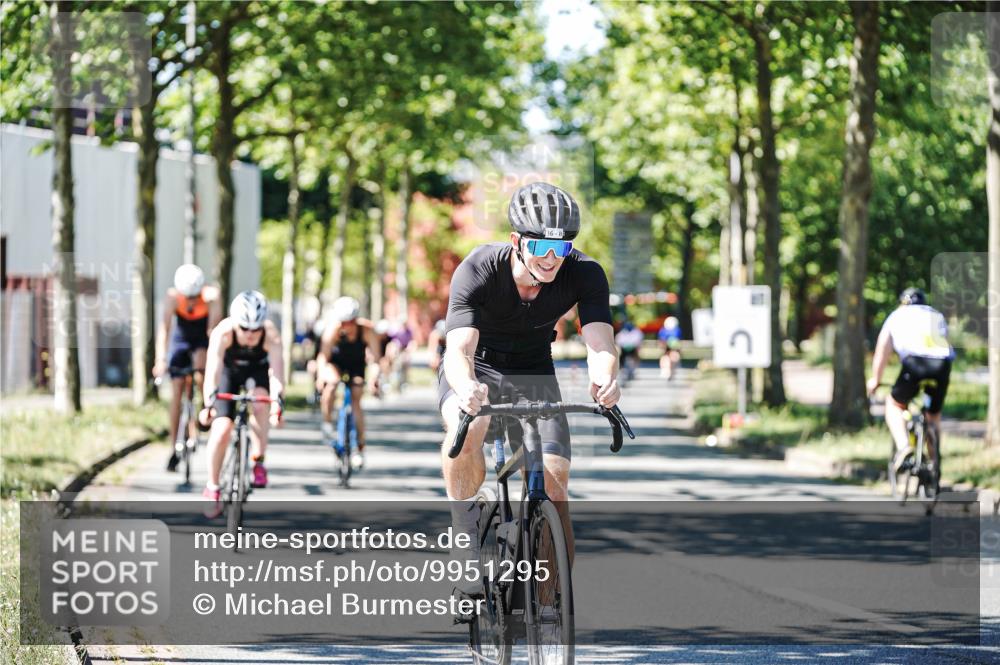 09.08.2026 - GEWOBA Citytriathlon Bremen Michael Burmester http://msf.ph/oto/9951295 09.08.2026 14:13:24 Radfahren 36, 52, 74, 86, 158, 200, 254, 353 meine-sportfotos.de