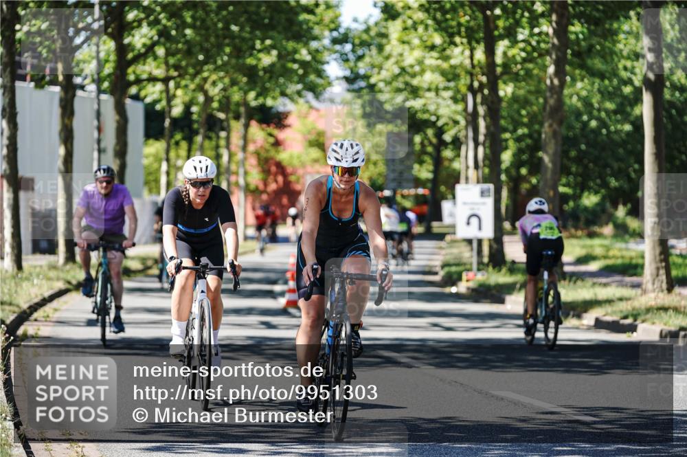 09.08.2026 - GEWOBA Citytriathlon Bremen Michael Burmester http://msf.ph/oto/9951303 09.08.2026 14:13:30 Radfahren 17, 36, 52, 74, 86, 115, 158, 180, 200, 254, 346, 353 meine-sportfotos.de