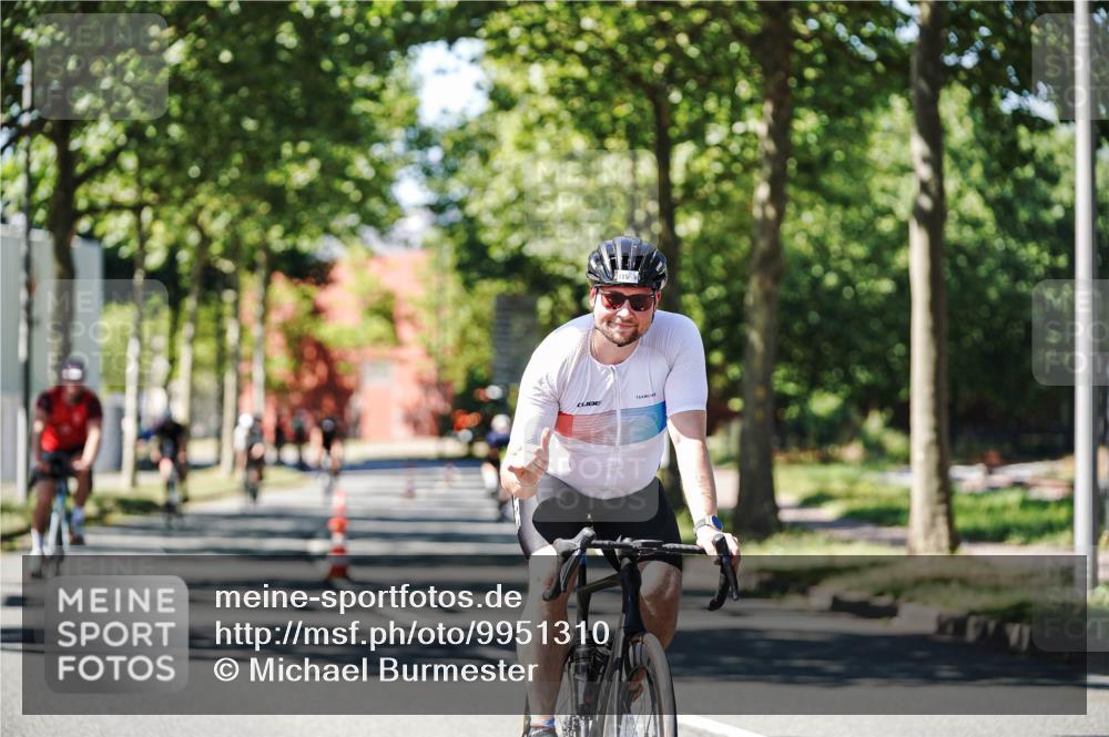 09.08.2026 - GEWOBA Citytriathlon Bremen Michael Burmester http://msf.ph/oto/9951310 09.08.2026 14:13:35 Radfahren 12, 17, 36, 52, 74, 86, 98, 115, 152, 158, 179, 180, 200, 254, 346, 353 meine-sportfotos.de