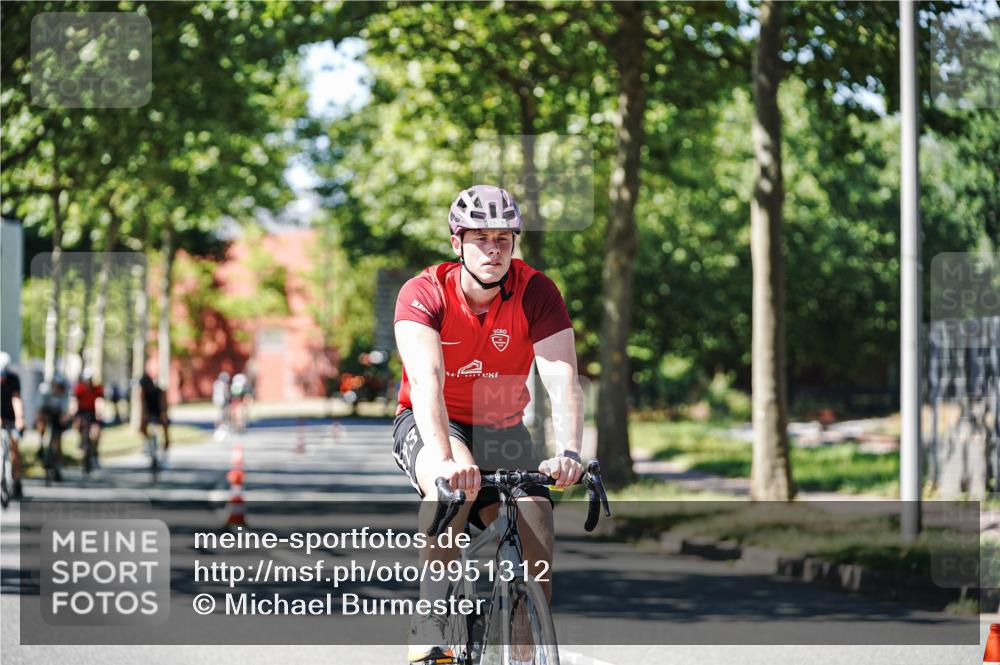 09.08.2026 - GEWOBA Citytriathlon Bremen Michael Burmester http://msf.ph/oto/9951312 09.08.2026 14:13:37 Radfahren 12, 17, 52, 74, 86, 95, 98, 115, 152, 158, 179, 180, 200, 254, 346, 353 meine-sportfotos.de