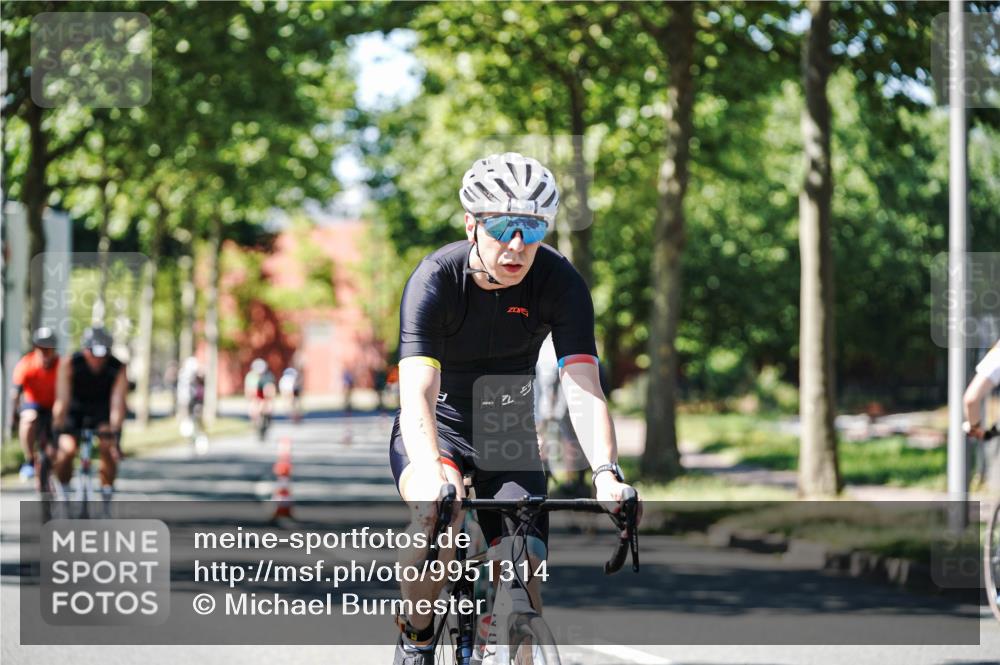 09.08.2026 - GEWOBA Citytriathlon Bremen Michael Burmester http://msf.ph/oto/9951314 09.08.2026 14:13:40 Radfahren 12, 17, 86, 95, 98, 115, 152, 158, 179, 180, 254, 346 meine-sportfotos.de