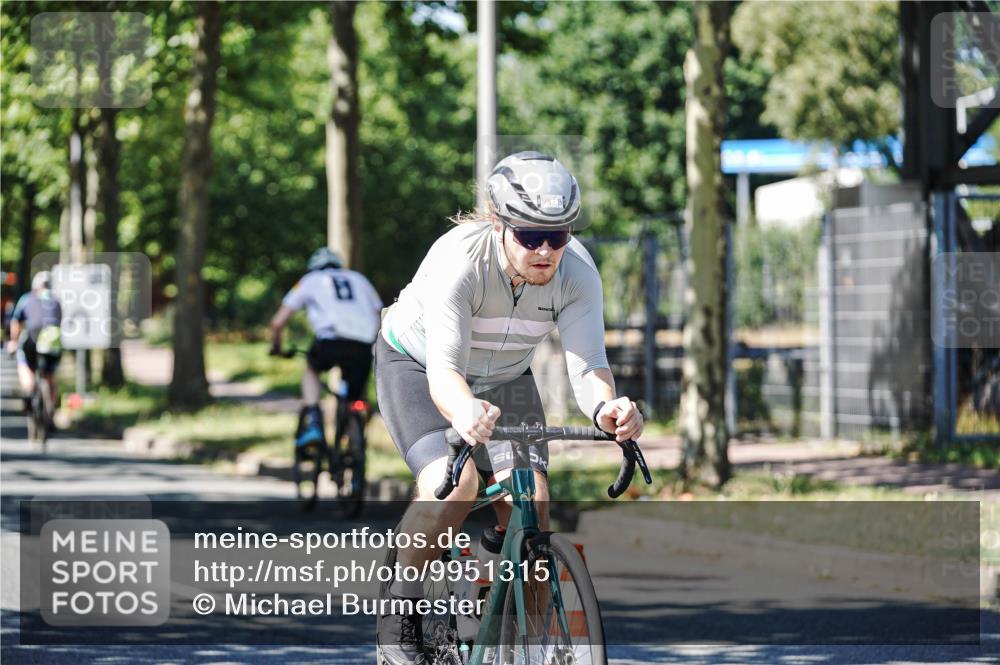 09.08.2026 - GEWOBA Citytriathlon Bremen Michael Burmester http://msf.ph/oto/9951315 09.08.2026 14:13:41 Radfahren 12, 17, 86, 95, 98, 115, 152, 158, 179, 180, 346 meine-sportfotos.de