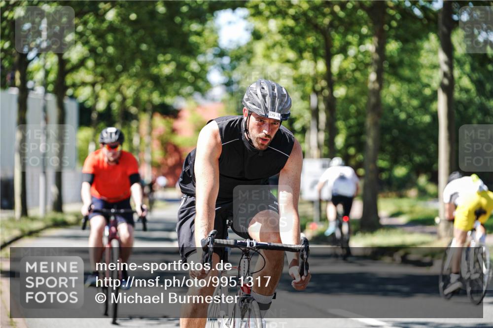 09.08.2026 - GEWOBA Citytriathlon Bremen Michael Burmester http://msf.ph/oto/9951317 09.08.2026 14:13:42 Radfahren 12, 17, 86, 95, 98, 115, 152, 158, 179, 180, 346 meine-sportfotos.de