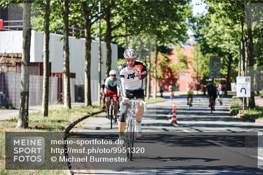 09.08.2026 - GEWOBA Citytriathlon Bremen Michael Burmester http://msf.ph/oto/9951320 09.08.2026 14:13:47 Radfahren 12, 17, 47, 95, 98, 115, 126, 130, 152, 179, 180, 346 meine-sportfotos.de