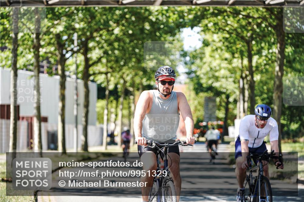 09.08.2026 - GEWOBA Citytriathlon Bremen Michael Burmester http://msf.ph/oto/9951329 09.08.2026 14:13:59 Radfahren 47, 57, 126, 130, 146, 186 meine-sportfotos.de