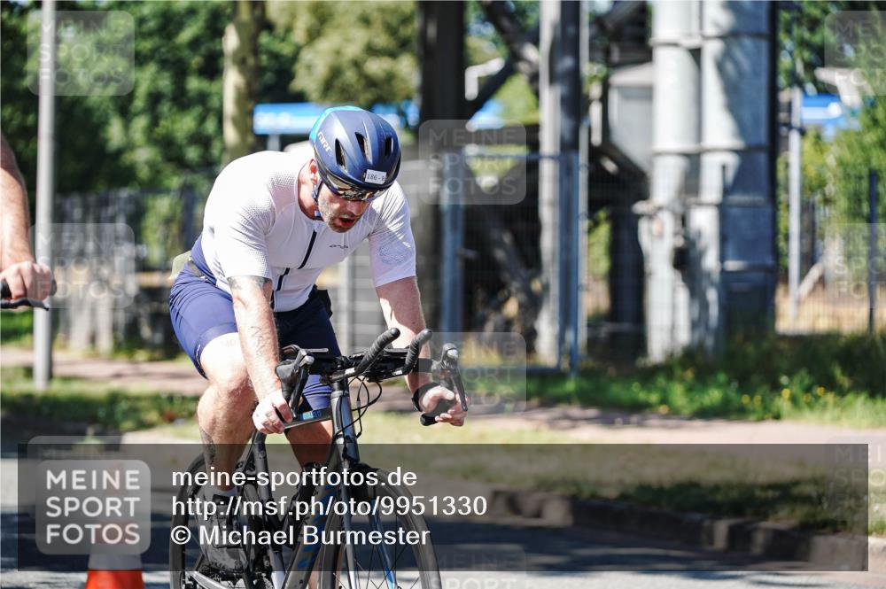09.08.2026 - GEWOBA Citytriathlon Bremen Michael Burmester http://msf.ph/oto/9951330 09.08.2026 14:14:00 Radfahren 47, 57, 126, 130, 146, 186 meine-sportfotos.de