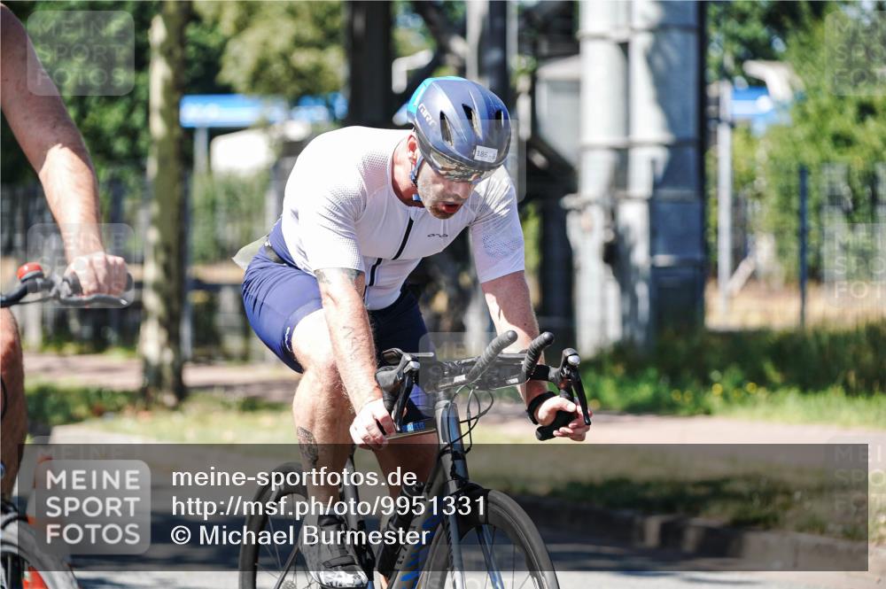 09.08.2026 - GEWOBA Citytriathlon Bremen Michael Burmester http://msf.ph/oto/9951331 09.08.2026 14:14:00 Radfahren 47, 57, 126, 130, 146, 186 meine-sportfotos.de