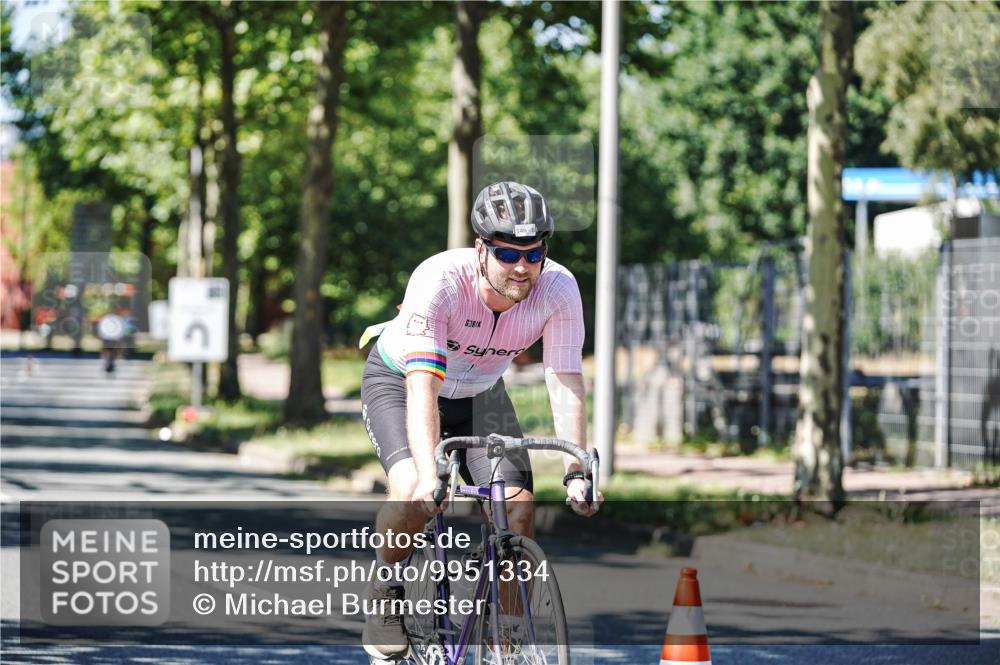 09.08.2026 - GEWOBA Citytriathlon Bremen Michael Burmester http://msf.ph/oto/9951334 09.08.2026 14:14:04 Radfahren 47, 57, 69, 130, 146, 186 meine-sportfotos.de