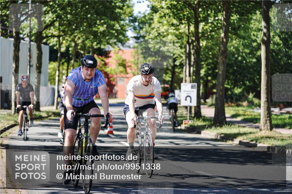 09.08.2026 - GEWOBA Citytriathlon Bremen Michael Burmester http://msf.ph/oto/9951338 09.08.2026 14:14:14 Radfahren 6, 69, 90, 146, 186, 295 meine-sportfotos.de