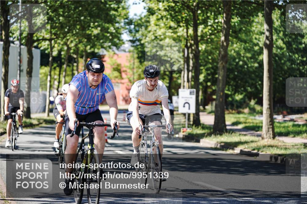 09.08.2026 - GEWOBA Citytriathlon Bremen Michael Burmester http://msf.ph/oto/9951339 09.08.2026 14:14:14 Radfahren 6, 69, 90, 146, 186, 295 meine-sportfotos.de
