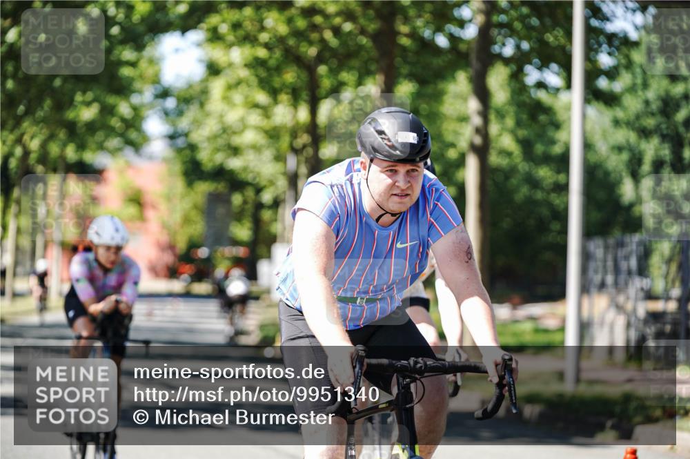 09.08.2026 - GEWOBA Citytriathlon Bremen Michael Burmester http://msf.ph/oto/9951340 09.08.2026 14:14:15 Radfahren 6, 69, 90, 146, 186, 295 meine-sportfotos.de