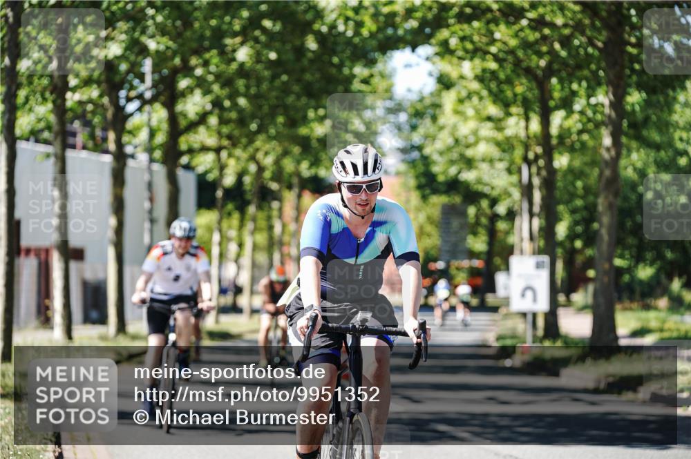 09.08.2026 - GEWOBA Citytriathlon Bremen Michael Burmester http://msf.ph/oto/9951352 09.08.2026 14:14:32 Radfahren 9, 19, 28, 53, 121, 265, 278, 401 meine-sportfotos.de