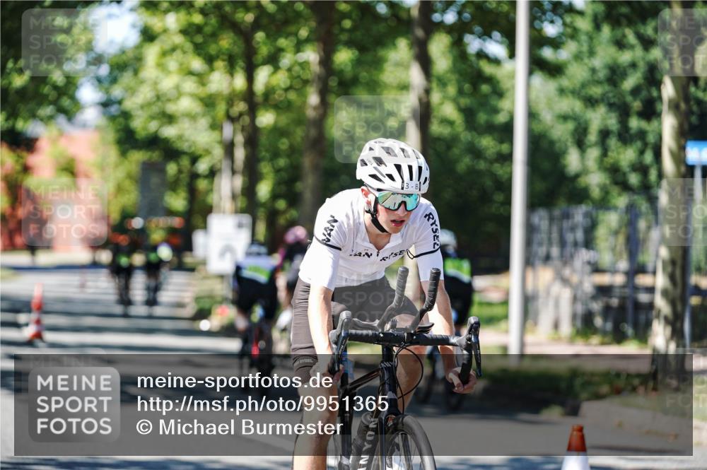 09.08.2026 - GEWOBA Citytriathlon Bremen Michael Burmester http://msf.ph/oto/9951365 09.08.2026 14:14:56 Radfahren 3, 64 meine-sportfotos.de